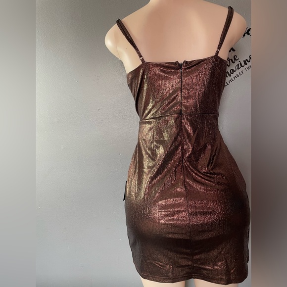 Dress - Picture 4 of 4